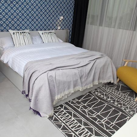 לנדבה Hotel Cubis מראה חיצוני תמונה