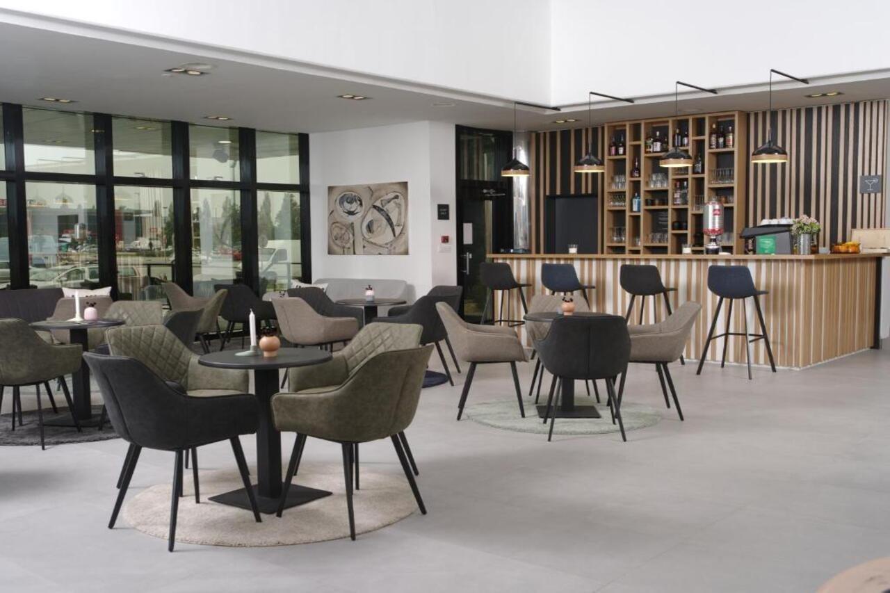 לנדבה Hotel Cubis מראה חיצוני תמונה