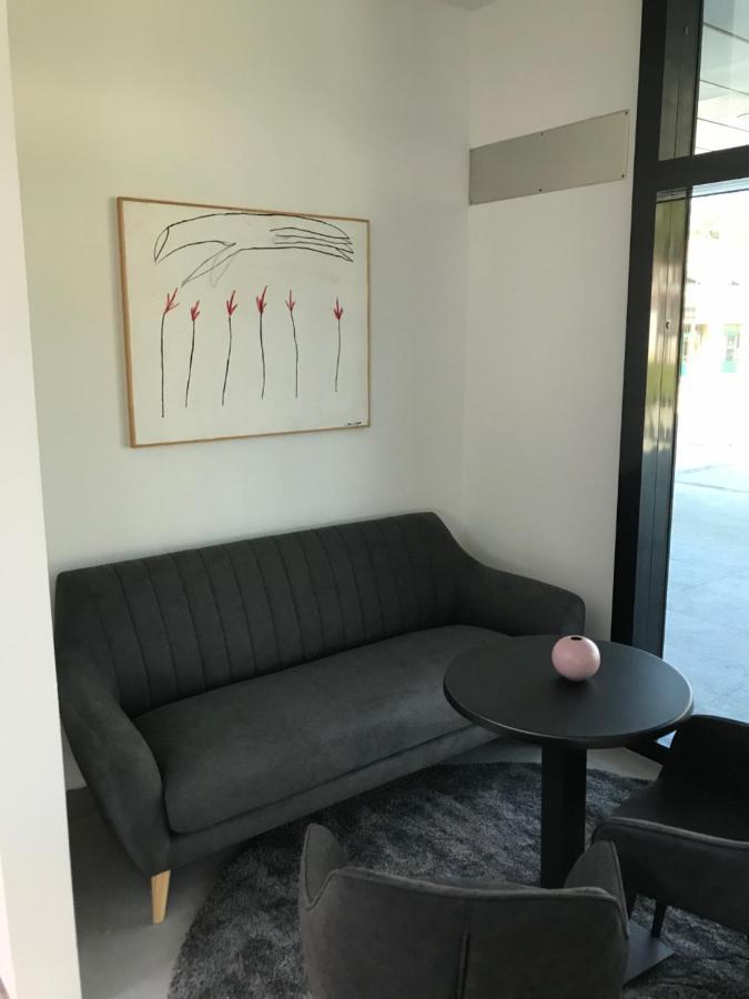 לנדבה Hotel Cubis מראה חיצוני תמונה
