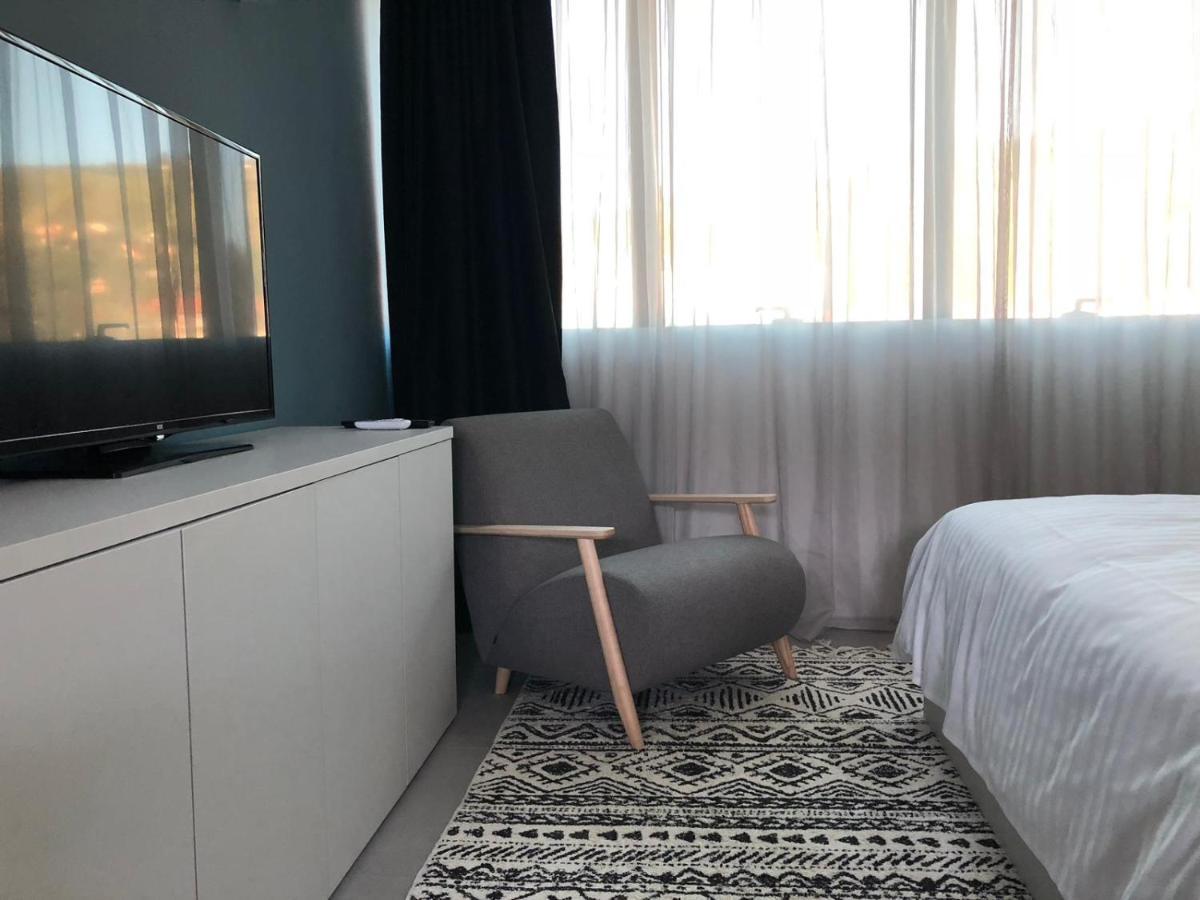 לנדבה Hotel Cubis מראה חיצוני תמונה