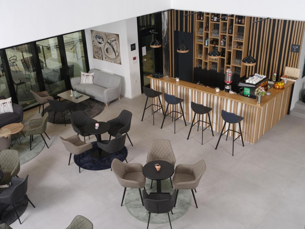 לנדבה Hotel Cubis מראה חיצוני תמונה