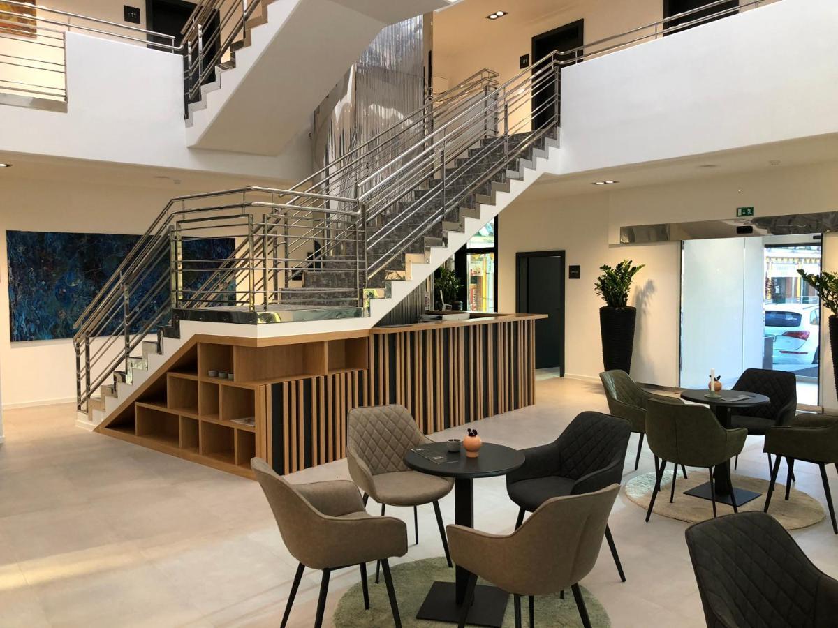 לנדבה Hotel Cubis מראה חיצוני תמונה